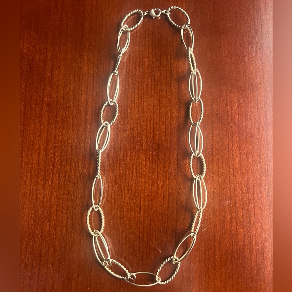 Beautiful, gold tone link necklace